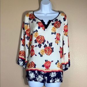 Skies are Blue Anthropologie top. EUC